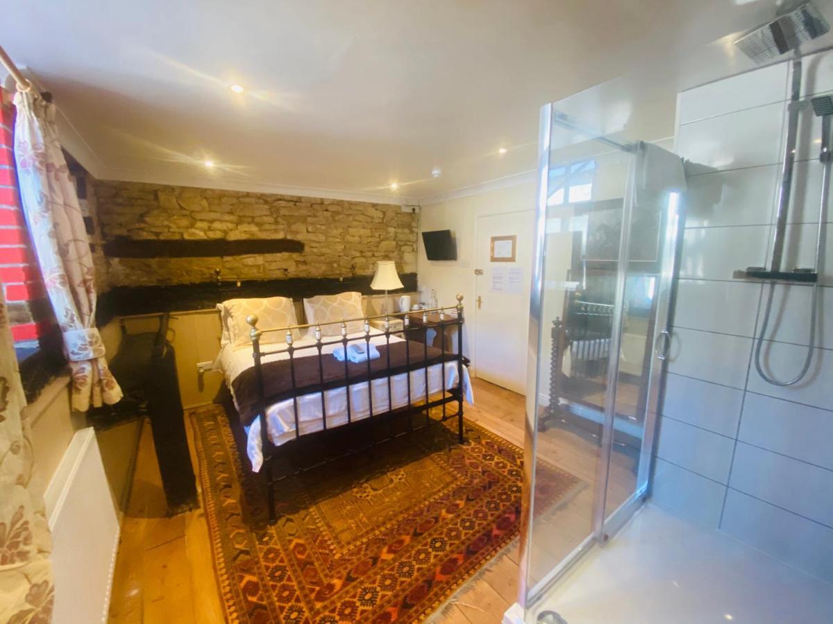 The Old Court Hotel Witney Esterno foto