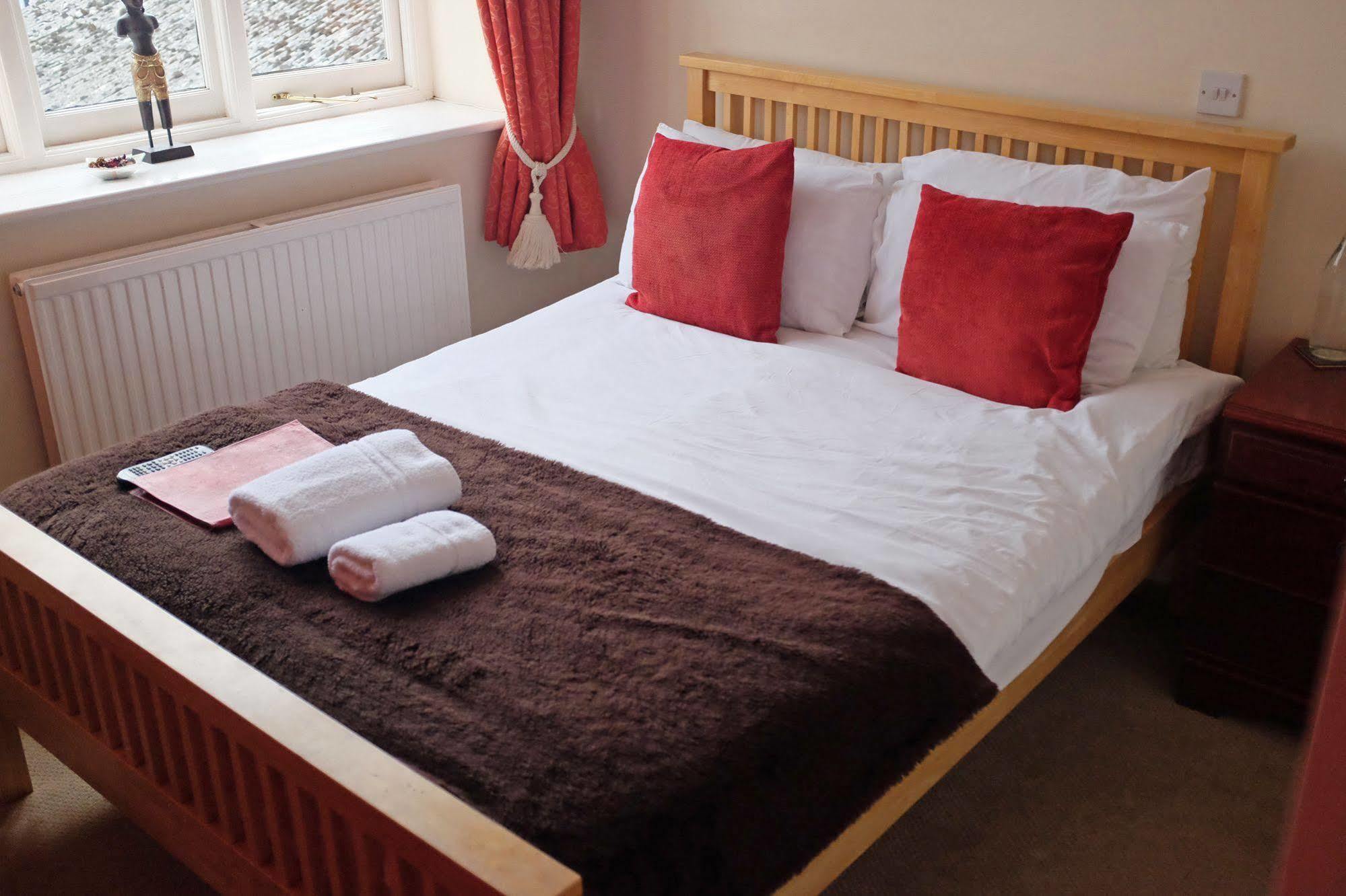 The Old Court Hotel Witney Esterno foto